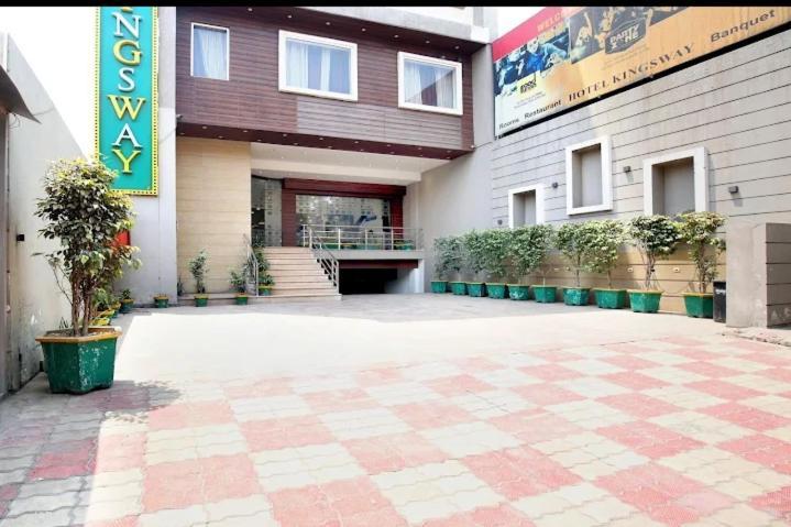 Hotel King'S Way Amritsar Exteriör bild