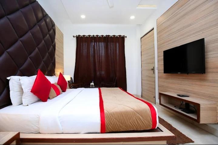 Hotel King'S Way Amritsar Exteriör bild