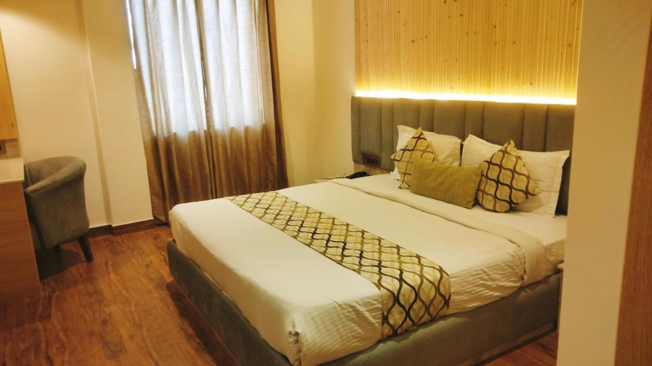 Hotel King'S Way Amritsar Exteriör bild