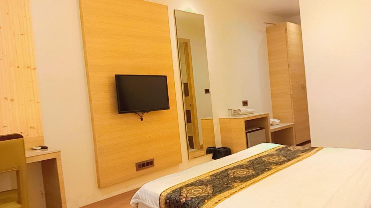 Hotel King'S Way Amritsar Exteriör bild
