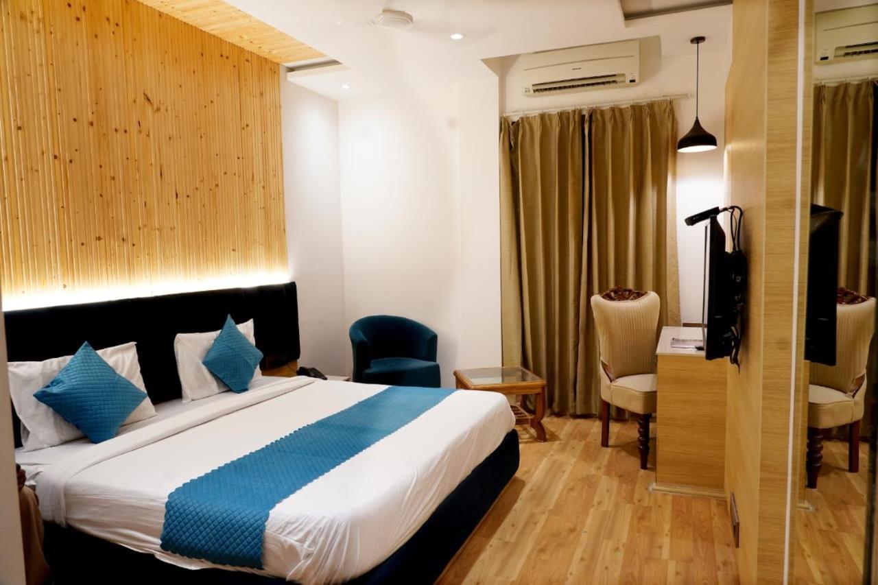 Hotel King'S Way Amritsar Exteriör bild