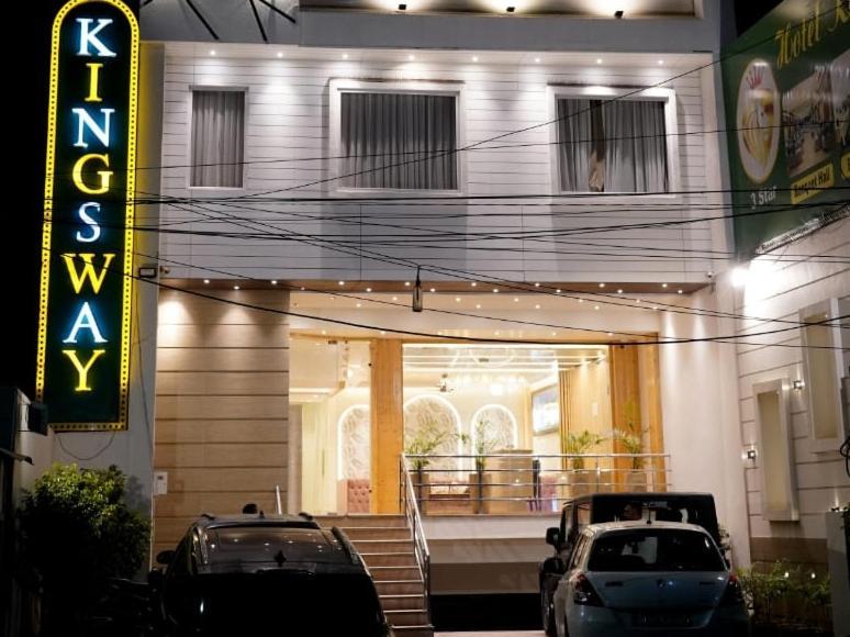 Hotel King'S Way Amritsar Exteriör bild