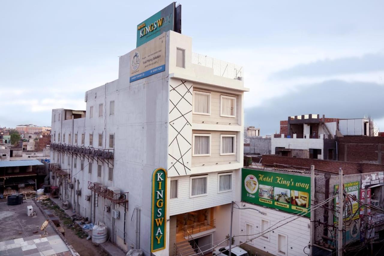 Hotel King'S Way Amritsar Exteriör bild